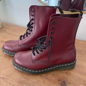 Dr. Martens 1460 Smooth Leather Lace Up Boots